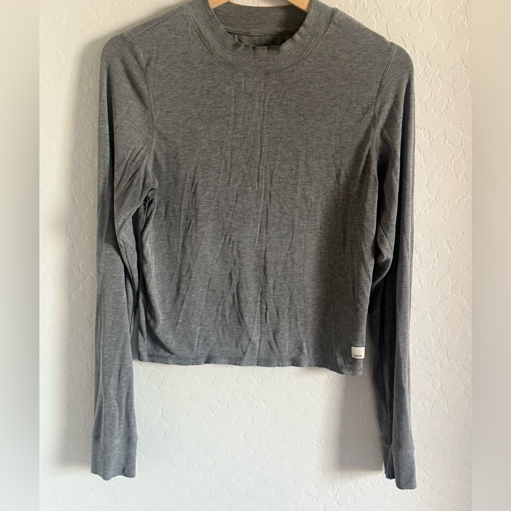 Vuori Mudra fitted Long Sleeve size Large
